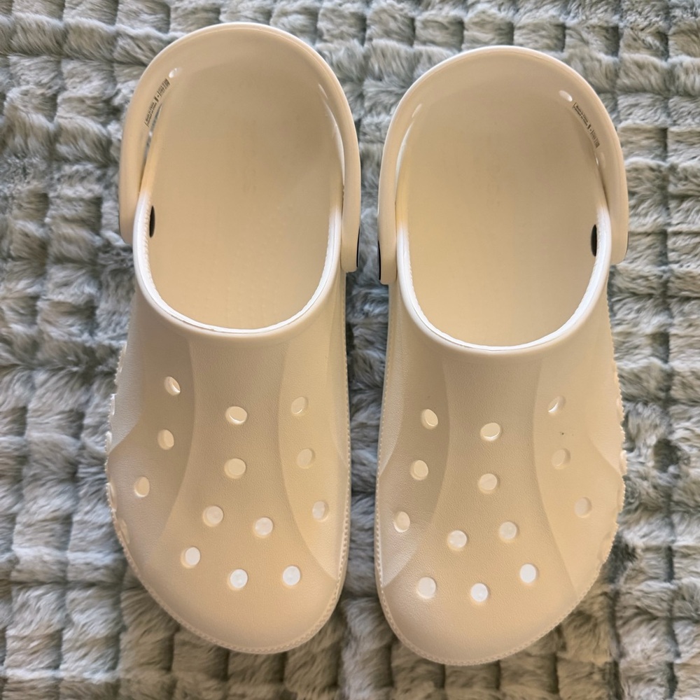 Brand New Woman’s Platform Crocs. Size 8 
Color: White